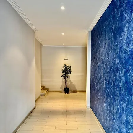 Apartment Vacation *